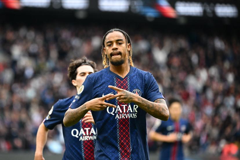 Bản tin chuyển nhượng 12/12: Barca t&igrave;m được người thay Araujo, Arsenal nhăm nhe trụ cột PSG - Ảnh 1