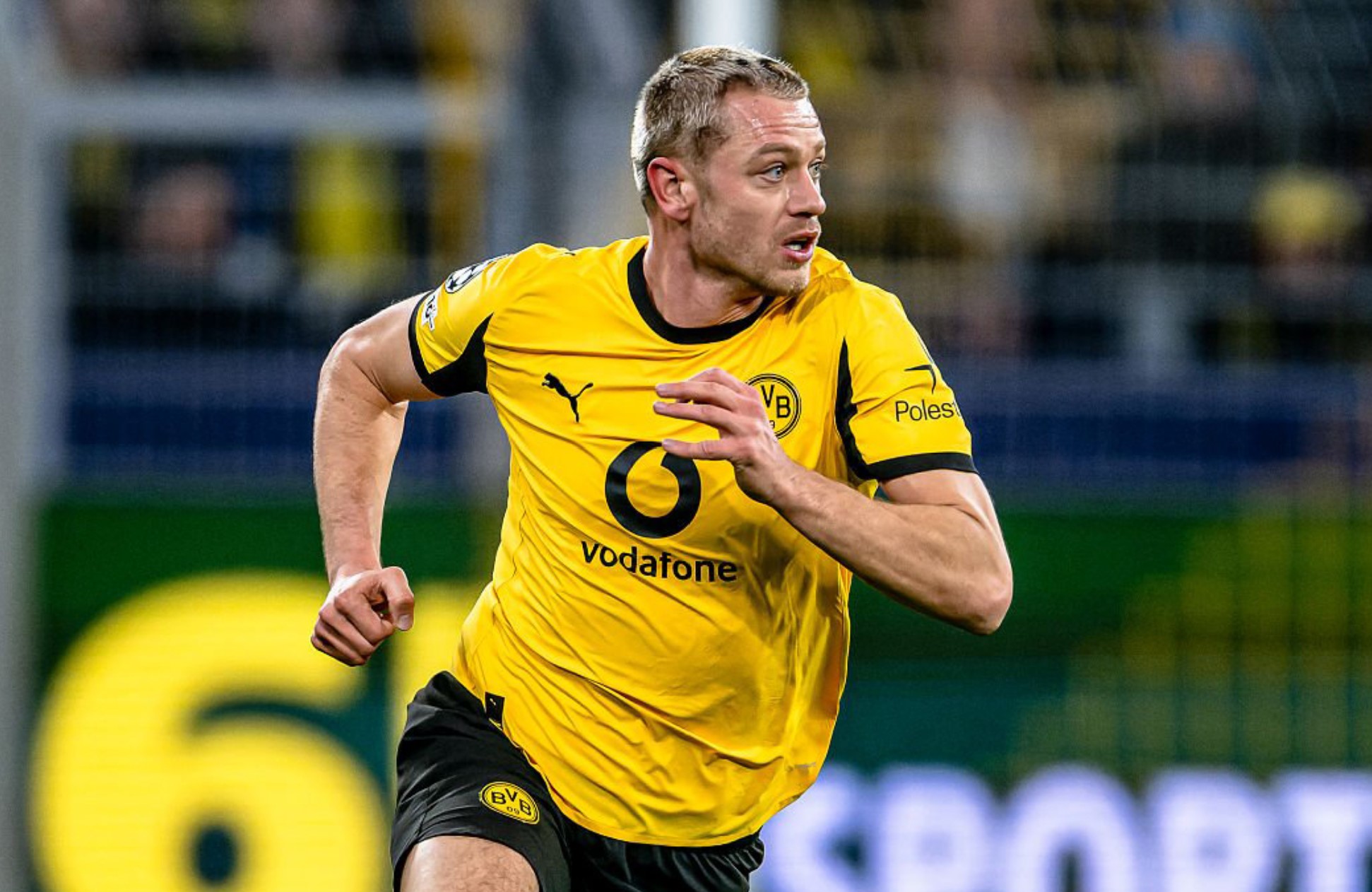 Barca muốn c&oacute; hậu vệ đa năng Dortmund Ryerson trong th&aacute;ng Gi&ecirc;ng