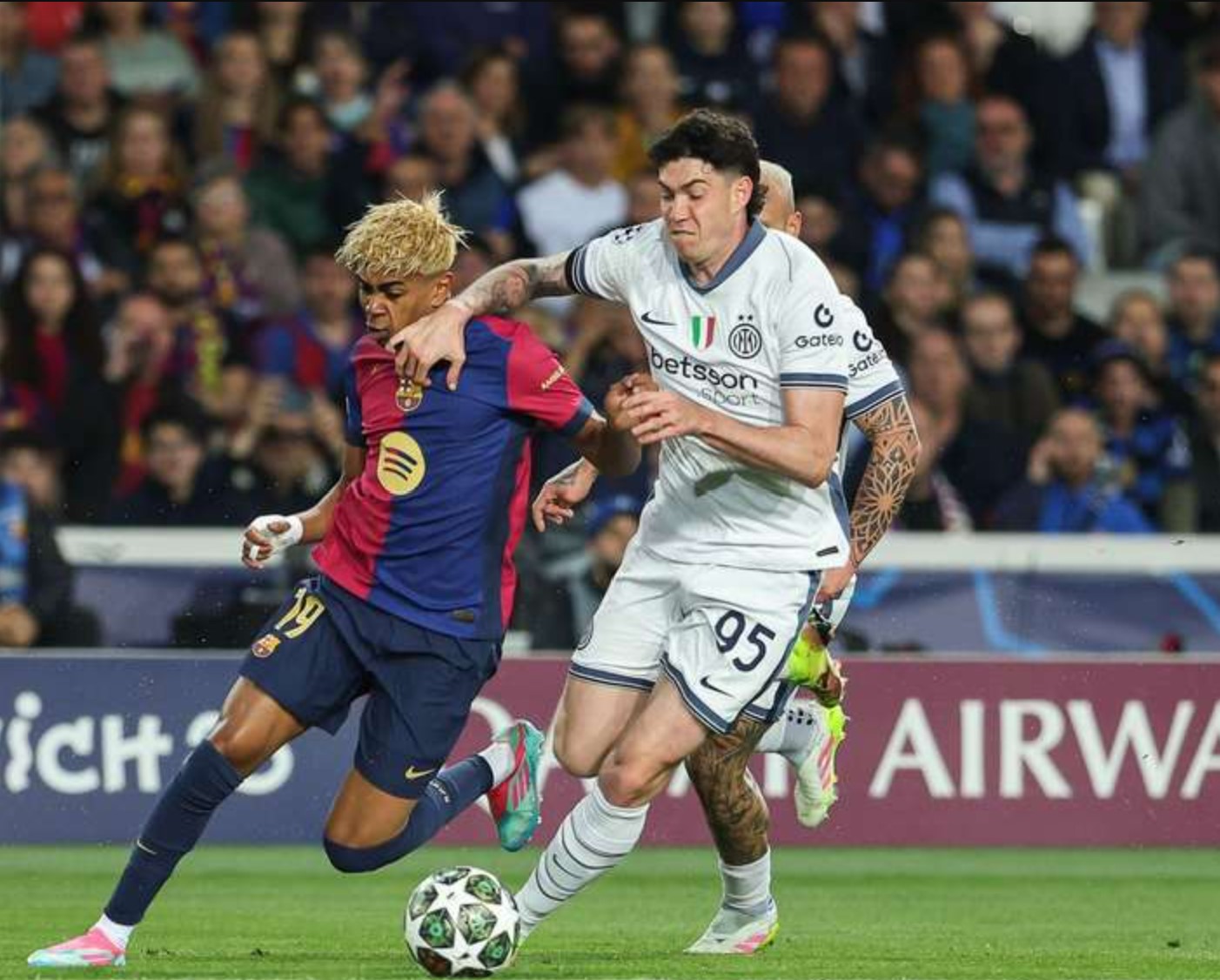 Mức ph&iacute; 80 triệu euro của Bastoni đang l&agrave;m kh&oacute; Barca