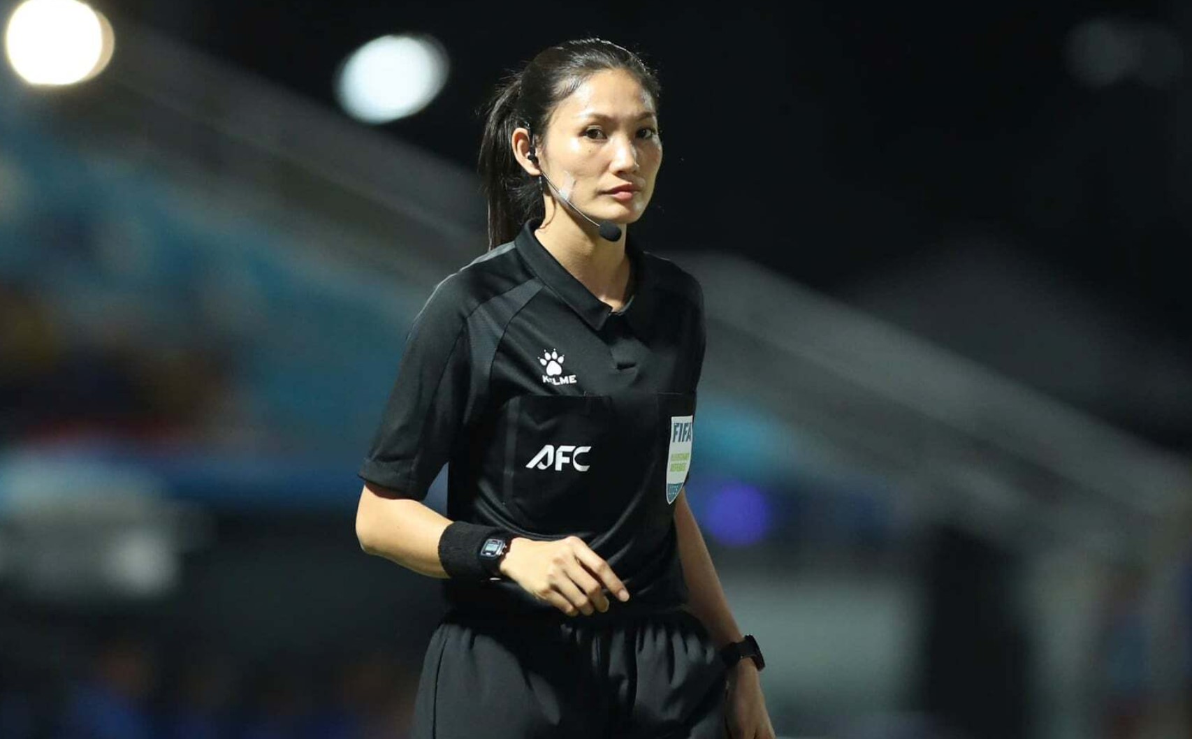 AFC cam kết sẽ phạt nặng tay nữ trọng t&agrave;i người L&agrave;o v&igrave; sai lầm nghi&ecirc;m trọng t&aacute;c động lớn tới kết quả trận chung kết b&oacute;ng đ&aacute; nữ Sea Games