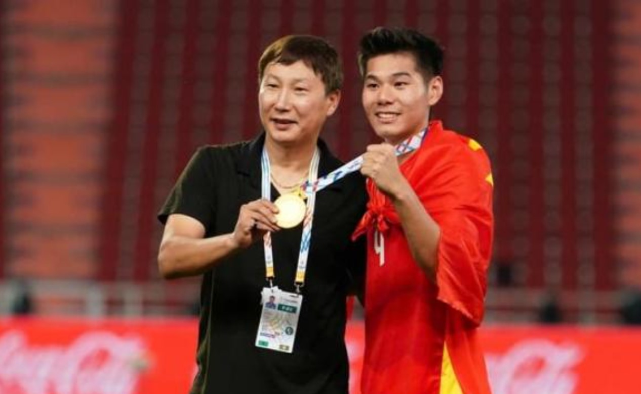 Kh&ocirc;ng được nhận HCV th&igrave; thầy Sik... 'hưởng k&eacute;' học tr&ograve;