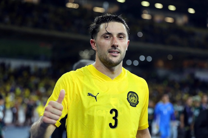 Cầu thủ nhập tịch Malaysia trả gi&aacute;.