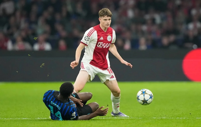 Bản tin Liverpool 30/12: The Kop vấp đối thủ cứng vụ Vlahovic, HLV Slot đ&ograve;i người từ Ajax - Ảnh 1