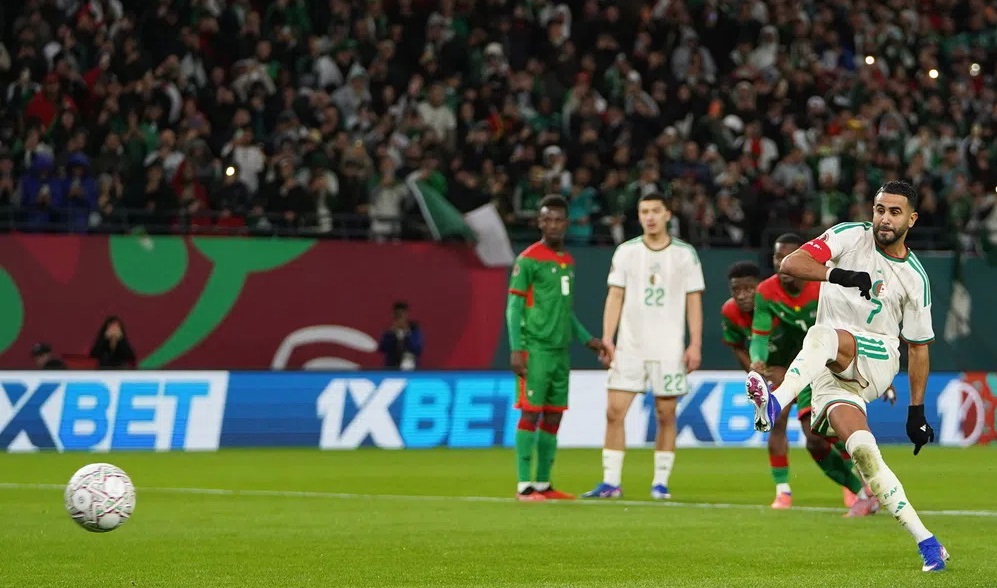Nhận định, Soi tỷ lệ k&egrave;o Guinea X&iacute;ch Đạo vs Algeria 23h00 ng&agrave;y 31/12: Trận đấu v&ocirc; thưởng v&ocirc; phạt - Ảnh 1