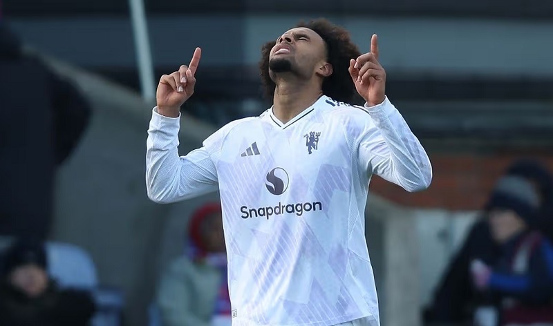 Tin chuyển nhượng MU ng&agrave;y 27/1: Cole Palmer khiến CĐV Quỷ đỏ &ldquo;dậy s&oacute;ng&rdquo; với động th&aacute;i bất ngờ - Ảnh 3