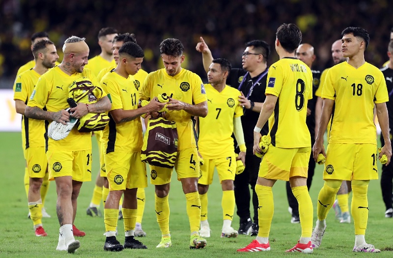 Truyền th&ocirc;ng Đ&ocirc;ng Nam &Aacute; phản ứng tr&aacute;i chiều trước việc 7 cầu thủ nhập tịch &lsquo;lậu&rsquo; của Malaysia trở lại thi đấu - Ảnh 1