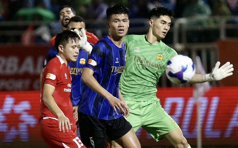 V&ograve;ng 12 V.League b&ugrave;ng nổ với loạt &lsquo;nội chiến U23&rsquo; cực n&oacute;ng: L&ecirc; Ph&aacute;t đại chiến Đ&igrave;nh Bắc, Trung Ki&ecirc;n quyết đấu Phi Ho&agrave;ng - Ảnh 3