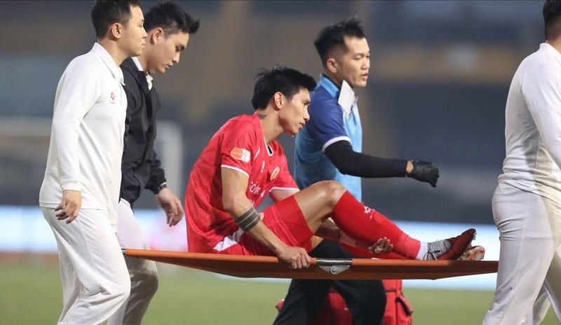 3 ng&ocirc;i sao chấn thương chỉ sau 1 v&ograve;ng đấu, ĐT Việt Nam nguy cơ phải &lsquo;v&aacute; đội h&igrave;nh&rsquo; khi t&aacute;i đấu Malaysia - Ảnh 2