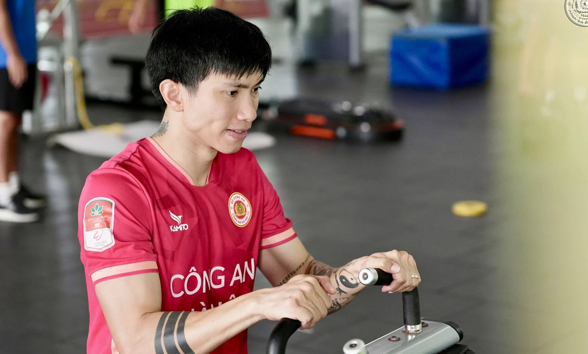 Fan Việt Nam ch&uacute; &yacute;: Ch&iacute;nh thức x&aacute;c định chấn thương của Văn Hậu - Ảnh 1