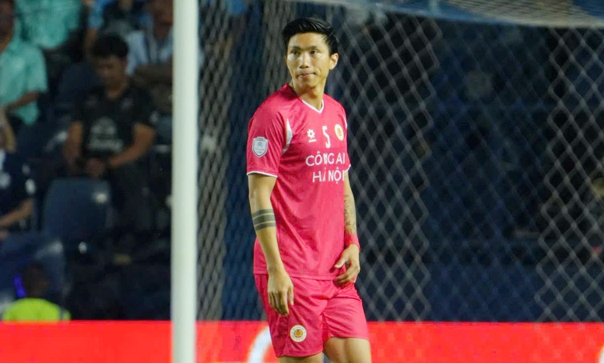 Fan Việt Nam ch&uacute; &yacute;: Ch&iacute;nh thức x&aacute;c định chấn thương của Văn Hậu - Ảnh 2