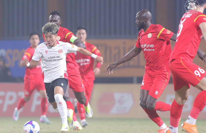 Sao trẻ Việt kiều nhắn nhủ đến HLV Kim Sang Sik sau khi 'quẩy' tưng bừng ở V.League - Ảnh 1