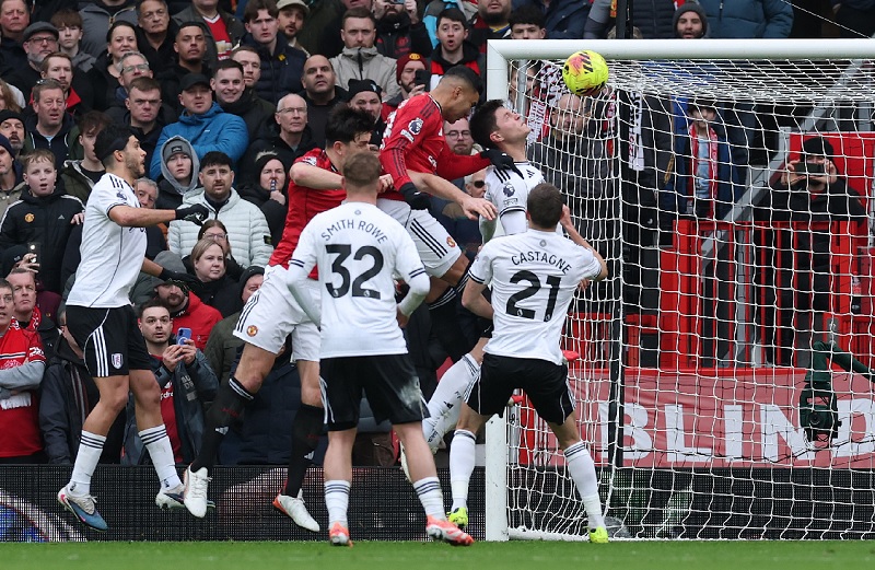 MU ghi trung b&igrave;nh 8 b&agrave;n cho mỗi 100 t&igrave;nh huống cố định