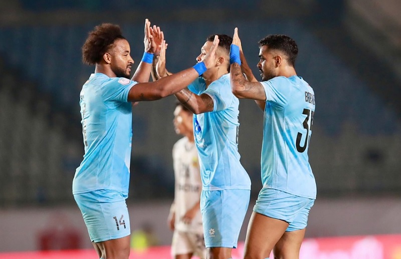 Xu&acirc;n Son bất ngờ được đặt l&ecirc;n b&agrave;n c&acirc;n với 3 nhập tịch lậu b&ecirc;n ph&iacute;a đội b&oacute;ng Malaysia, CĐV Đ&ocirc;ng Nam &Aacute; n&oacute;i 1 c&acirc;u ai nghe l&agrave; thấm - Ảnh 2