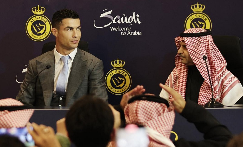 Ronaldo nhận cảnh b&aacute;o đặc biệt từ Saudi Pro League, h&igrave;nh ảnh &lsquo;người h&ugrave;ng&rsquo; bắt đầu lung lay - Ảnh 3
