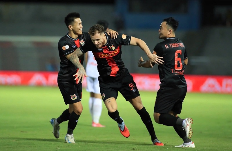 ĐT Việt Nam đ&oacute;n tin vui: Ch&acirc;n s&uacute;t &lsquo;ghi b&agrave;n như m&aacute;y&rsquo; chuẩn bị nhập tịch th&agrave;nh c&ocirc;ng, c&oacute; thể thay đổi cục diện trận gặp Malaysia - Ảnh 1