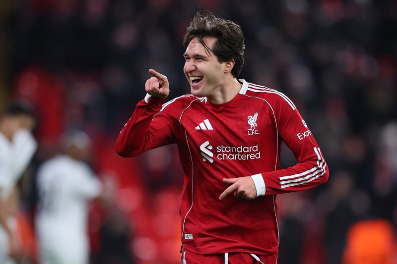 Bản tin Liverpool 9/2: Arne Slot nổi giận, &uacute;p mở một điều về trọng t&agrave;i - Ảnh 1