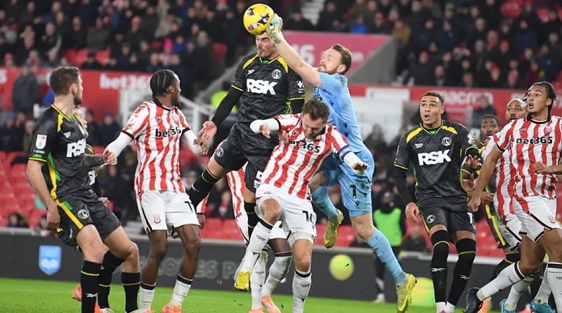 K&egrave;o xi&ecirc;n thơm h&ocirc;m nay 11/2: Charlton vs Stoke City - Ảnh 4