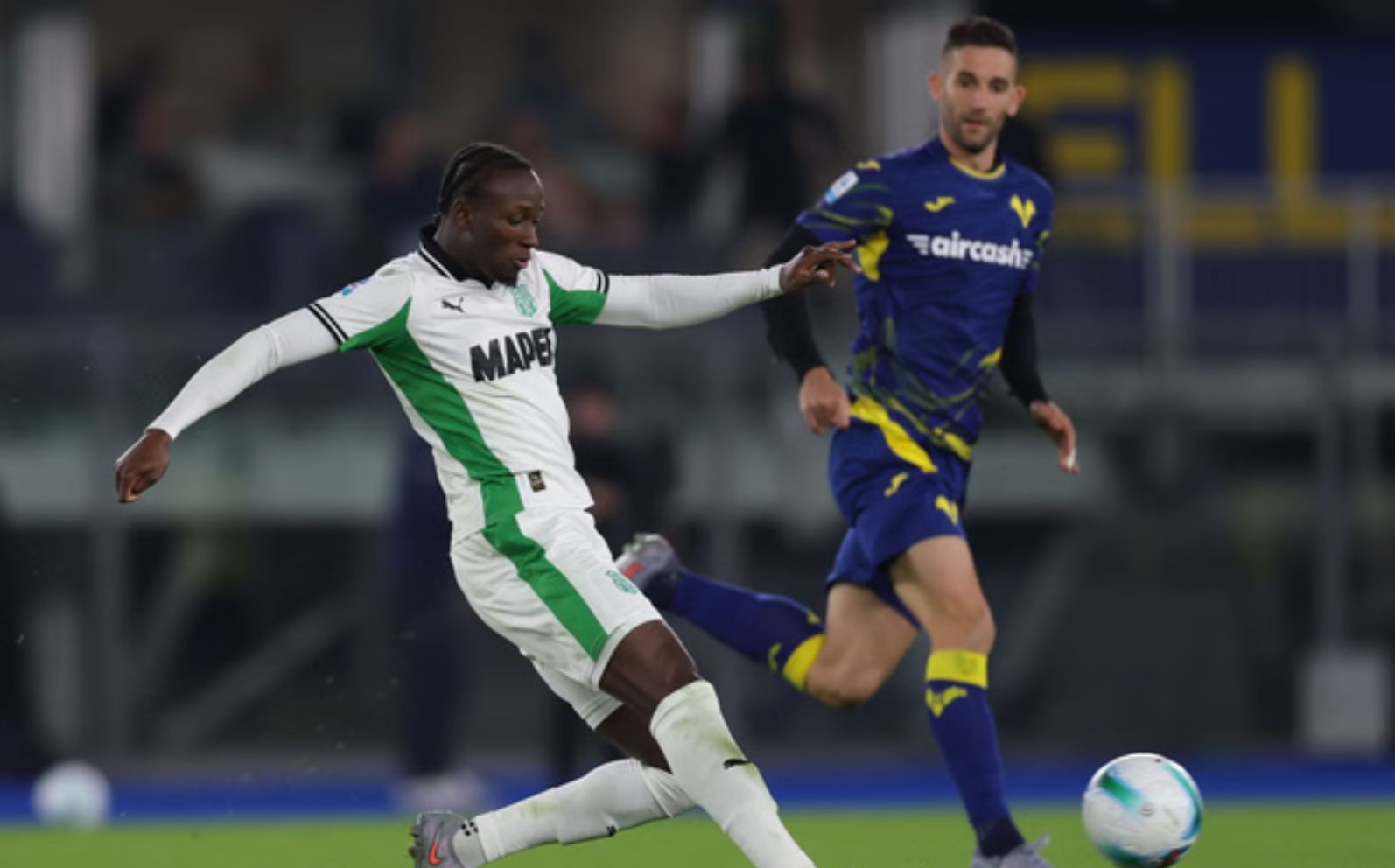 Nhận định, Soi tỷ lệ k&egrave;o Sassuolo vs Verona 2h45 ng&agrave;y 21/2: Cửa tr&ecirc;n lấy 3 điểm! - Ảnh 1