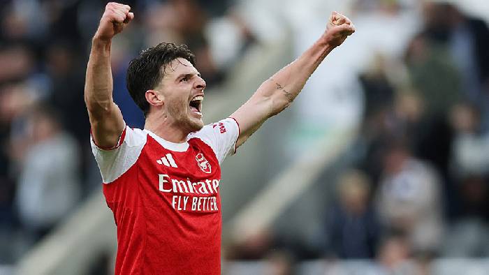 Tôi chơi gánh tuyển Anh nhưng chưa bao giờ được ai công, tôi không scandal, tôi có vợ con nhưng cả thế giới vẫn chê cười. Tôi là vậy!