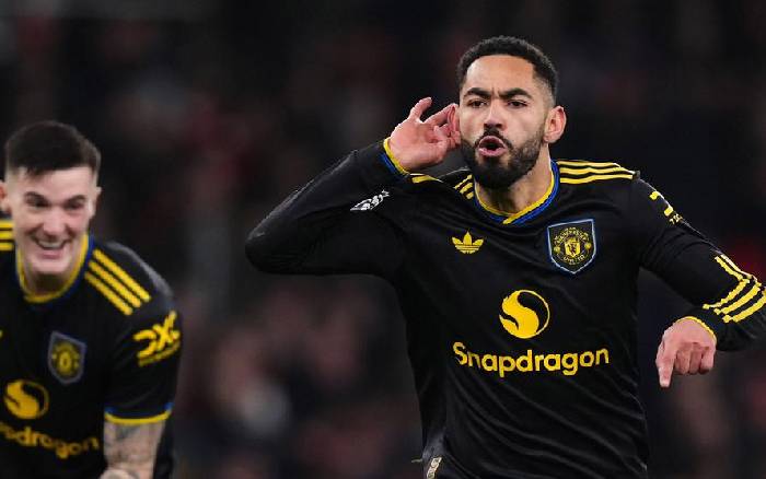 Chứng kiến M.U đánh bại Arsenal đầy thuyết phục, fan Quỷ đỏ nói 1 câu ai nghe cũng bật cười!