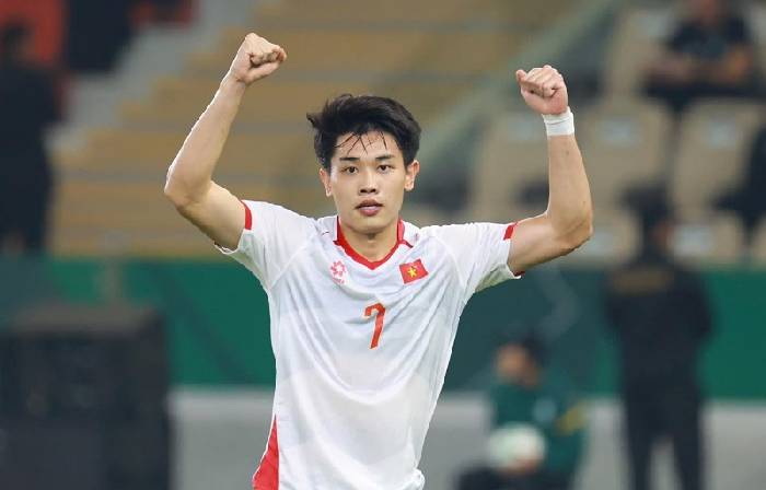 Đình Bắc bỏ xa thủ môn Trung Quốc và ‘sát thủ’ hàng đầu Nhật Bản, một mình một ngựa ở cuộc đua danh giá của AFC