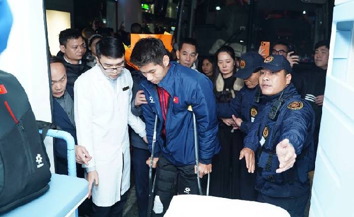 Hiểu Minh chốt ngày lên bàn mổ, ‘người cầm dao’ là bác sỹ từng cứu sự nghiệp nhiều trụ cột ĐTQG