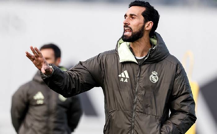 Real Madrid ra tối hậu thư, Arbeloa phải đạt 2 điều này mới được ở lại