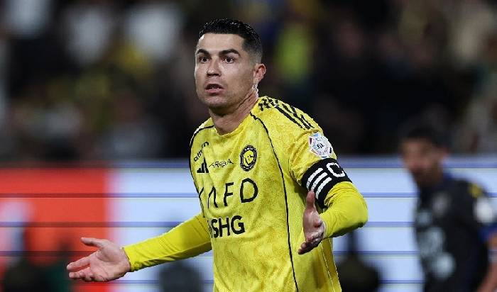 Vì sao Ronaldo bất ngờ nhún nhường trước giới chủ Ả Rập? Nguyên nhân sâu xa đến từ 1 quy định ít ai biết đến từ FIFA