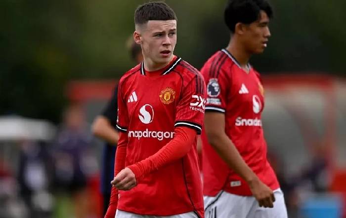 Con trai Rooney chính thức được M.U trao bản hợp đồng kỉ lục mà chưa cầu thủ nào được nhận