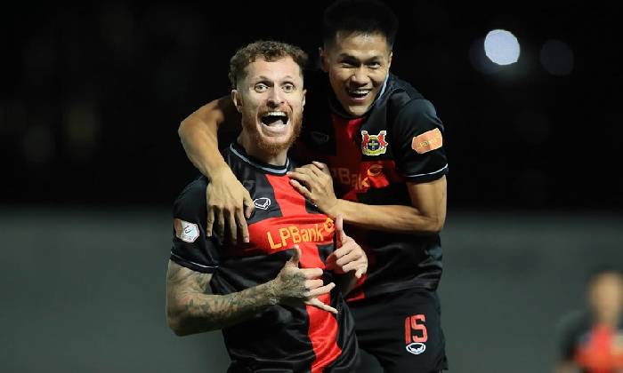 ĐT Việt Nam đón tin vui: Chân sút ‘ghi bàn như máy’ chuẩn bị nhập tịch thành công, có thể thay đổi cục diện trận gặp Malaysia