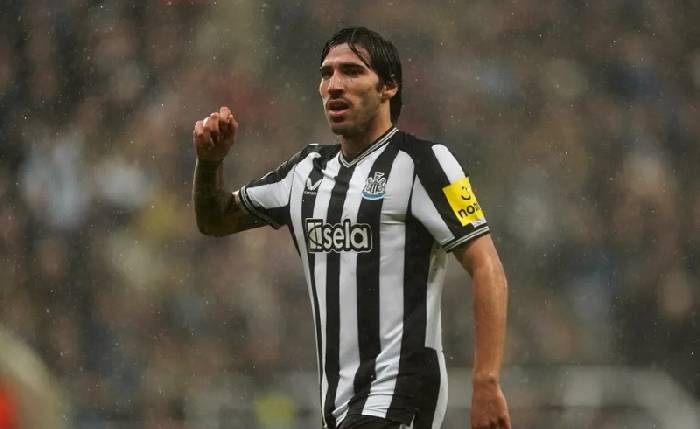 MU đã ‘chốt sổ’ người thay Casemiro, sẵn sàng chi 100 triệu bảng để hoàn tất thương vụ